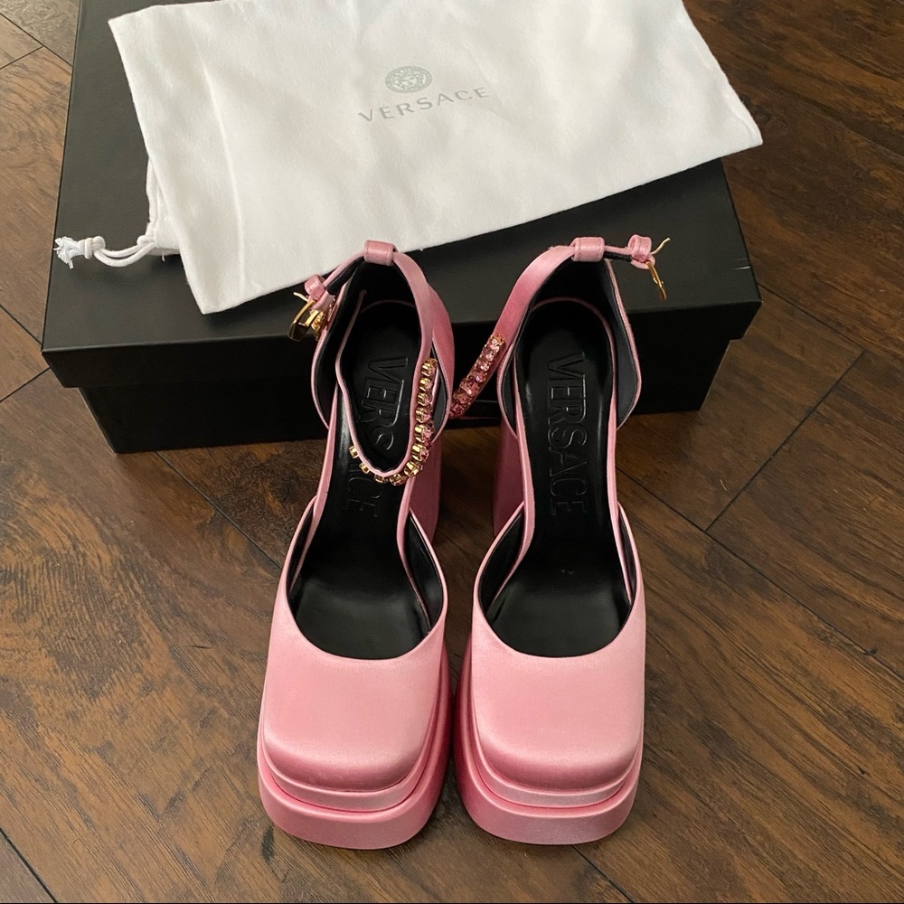 VERSACE Medusa Aevitas satin platform pumps size 37.5